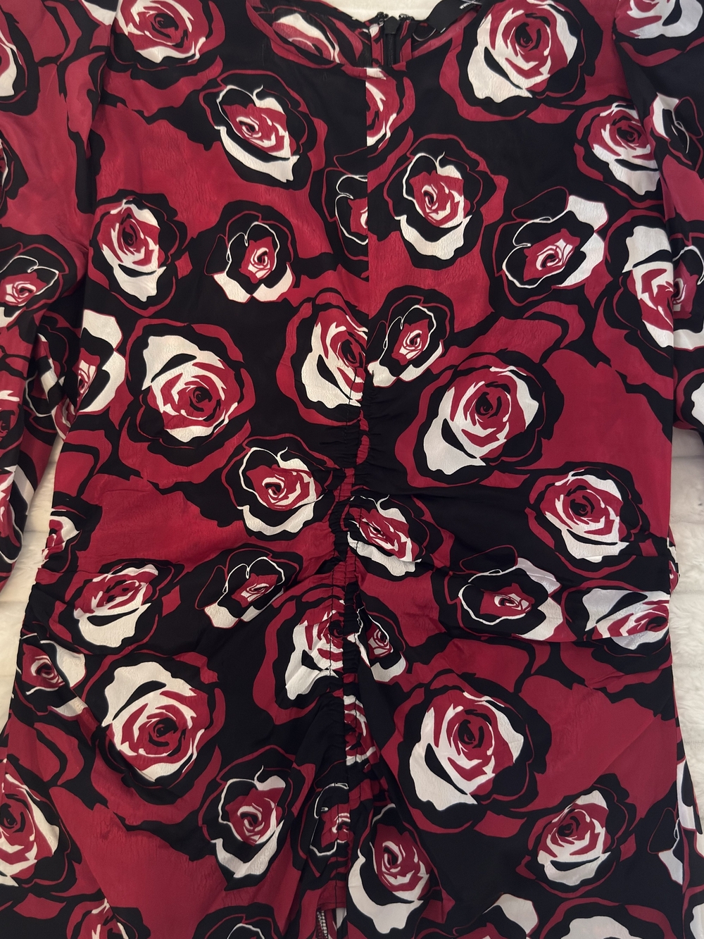 Women’s Red Rose Print Puff Sleeve Blouse - Picture 3 of 3